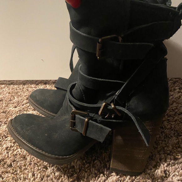 Steve Madden Shoes - Steve Madden Black moto boots yale size 8 leather